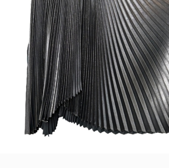 Dress - Picture 6 of 10